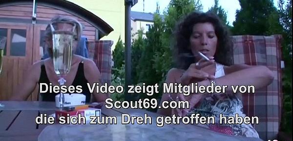 Zwei reife Hausfrauen tricksen Nachbarsjungen zum Dreier aus Deutsch - German Amateur